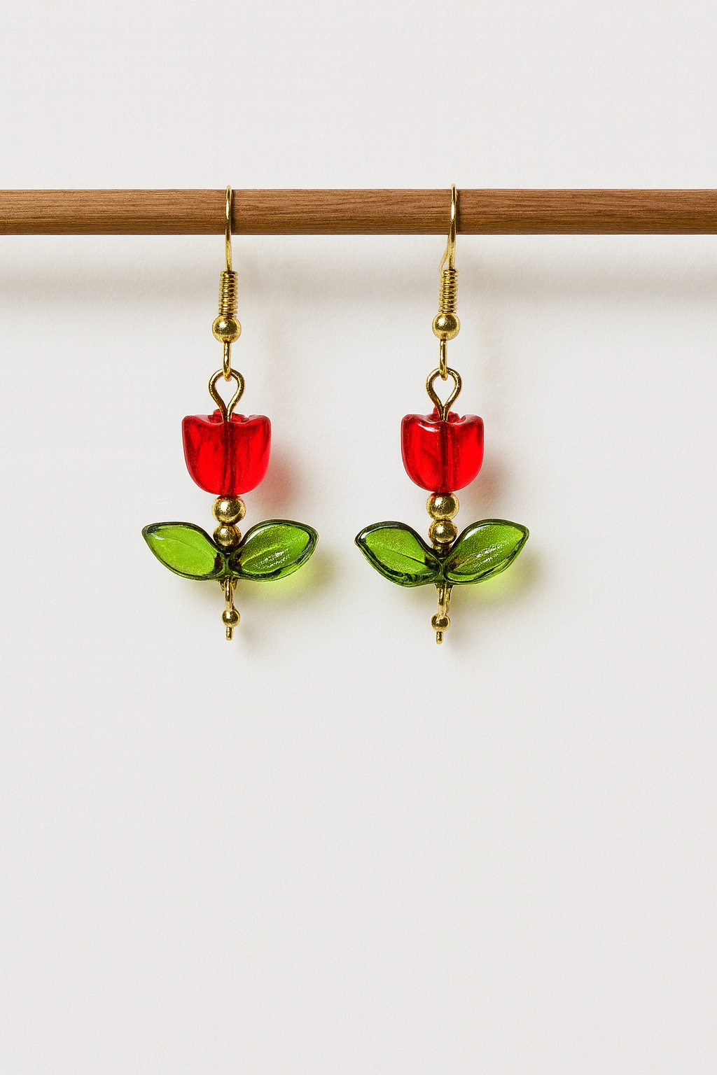 Boucles Chaleur de tulipe rouge - Perles en verre - acier inoxydable - Création unique - Mieleonor