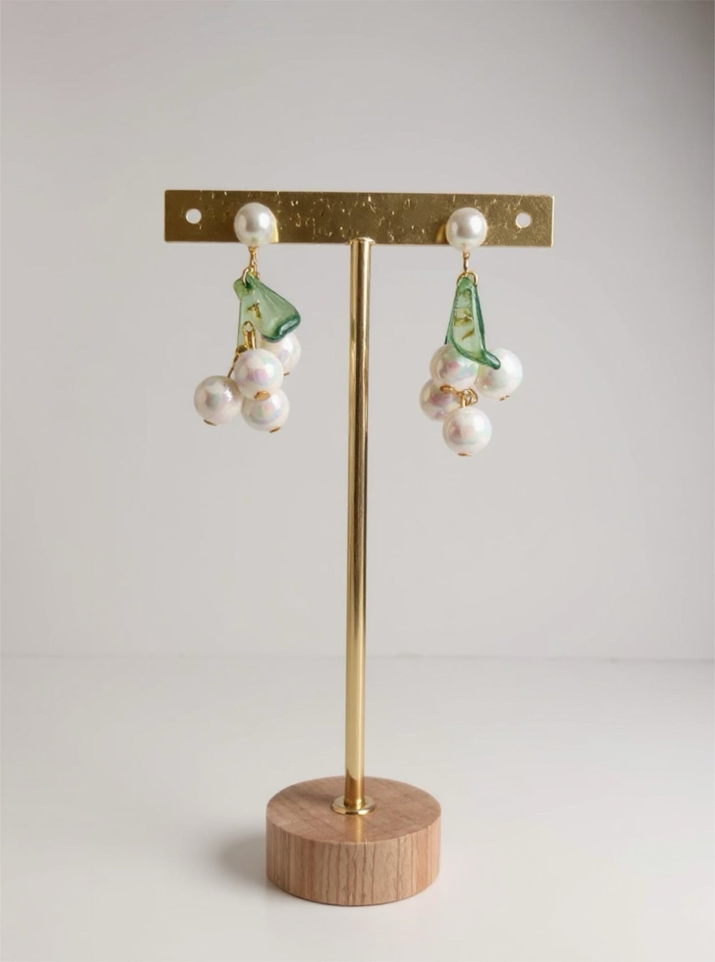 Boucles Etoiles blanches - Perles en verre - acier inoxydable - Création unique - Mieleonor