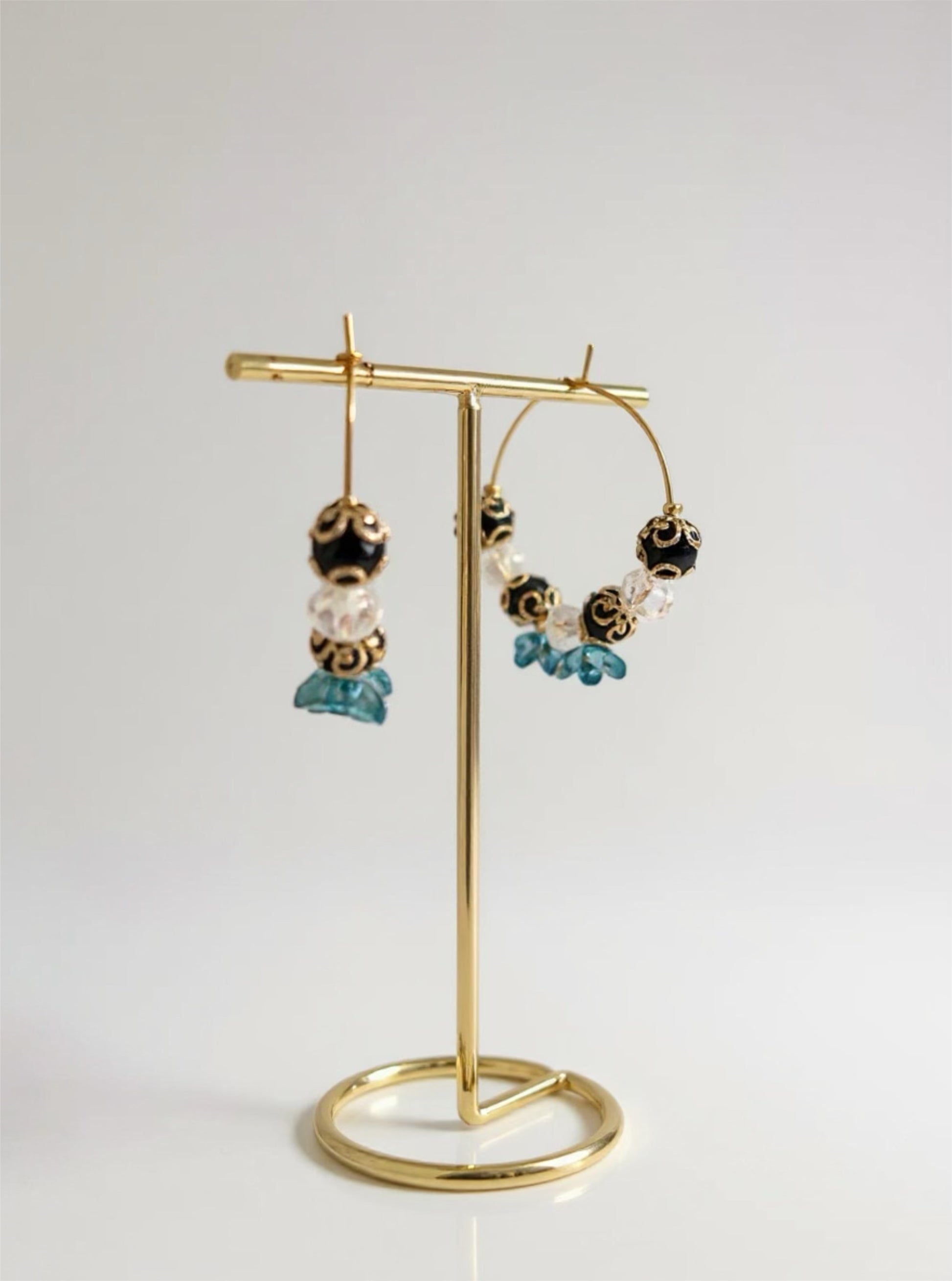 Boucles Saphir d’or - Perles en verre - acier inoxydable - Création unique - Mieleonor