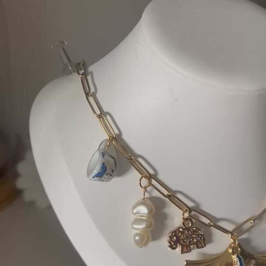 Un bijou vitaminé signé Mieleonor. Collier Week end a Koh tao, une pièce éclatante en acier inoxydable inspirée de vos journées et du plaisir de briller.